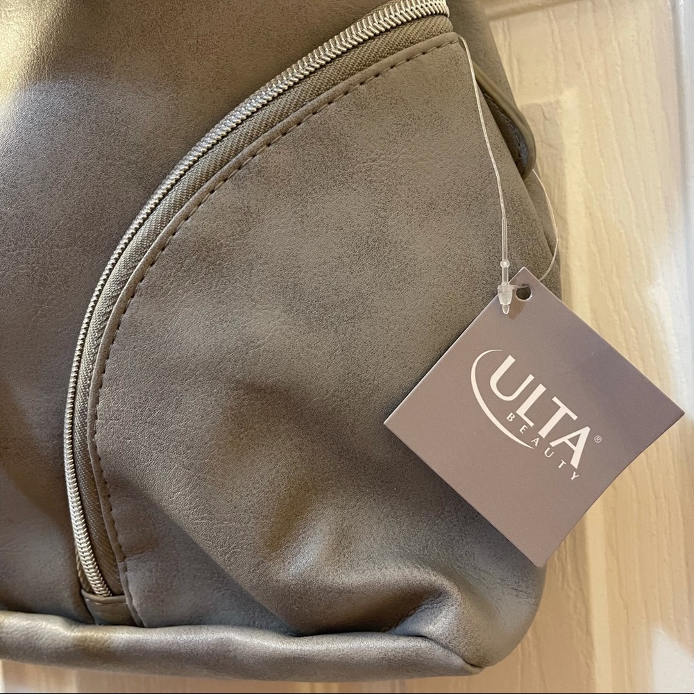 Ulta Backpack - Picture 3 of 6